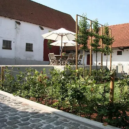 Hof Ter Kwaremont Bed & Breakfast 4*